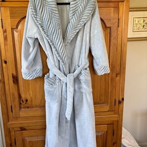 Soft Surroundings Textured Most Wonderful Robe. Plush with Shawl Collar